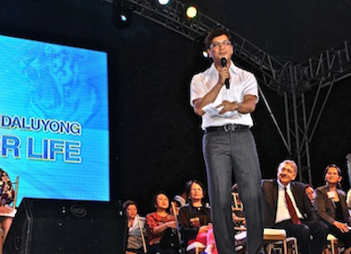 Mayor Benjamin "Benhur" Abalos, Jr of Mandaluyong on the Global Campaign Cities for Life where his city is member at the anti death penalty rally Oct. 28, 2014 in Greenfields Square / NJ Viehland Photos